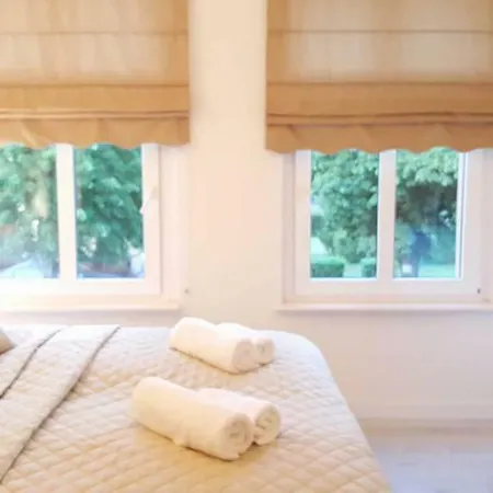 Park 3 Pokojowy Z Tarasem 아파트 웨바